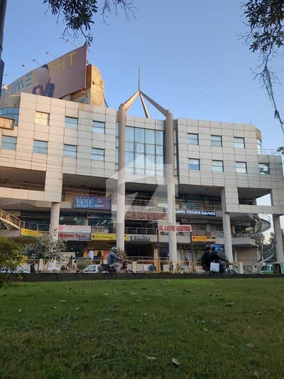 یتیم خانہ چوک ملتان روڈ,لاہور میں 16 مرلہ Studio عمارت 22.0 کروڑ میں برائے فروخت۔