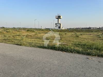 ڈی ایچ اے فیز9 پریزم - بلاک ایم ڈی ایچ اے فیز9 پریزم,ڈی ایچ اے ڈیفینس,لاہور میں 1 کنال رہائشی پلاٹ 2.7 کروڑ میں برائے فروخت۔