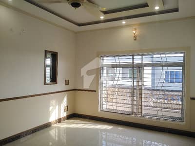 Aesthetic House Of 10 Marla For rent Is Available Aesthetic House Of 10 Marla For rent Is Available