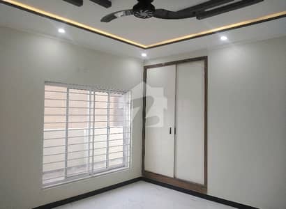 House In Bahria Town Phase 8 - Ali Block For sale