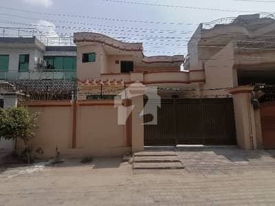 لودھی کالونی روڈ ملتان میں 4 کمروں کا 10 مرلہ مکان 3.0 کروڑ میں برائے فروخت۔