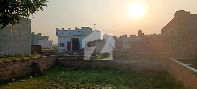 کاہنہ لاہور میں 4 کمروں کا 4 مرلہ مکان 90.0 لاکھ میں برائے فروخت۔