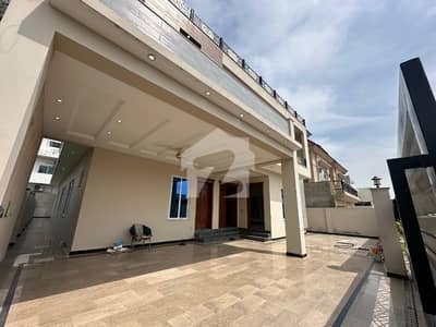 Beautiful renovated just like brand new house for rent in F-11/1 Islamabad