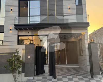 Beautiful House For Sale In Central Park Housing Society Lahore Beautiful House For Sale In Central Park Housing Society Lahore