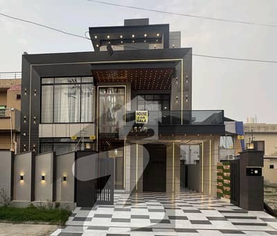 10 Marla Beautiful House For Sale In Central Park Housing Society Lahore