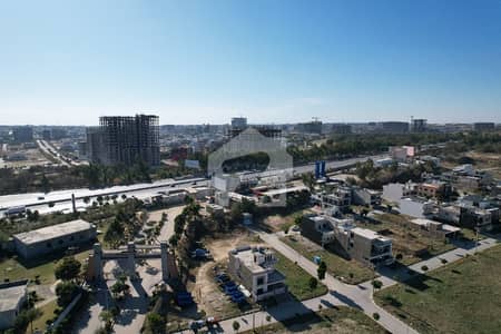 یونیورسٹی ٹاؤن اسلام آباد میں 10 مرلہ رہائشی پلاٹ 56.0 لاکھ میں برائے فروخت۔