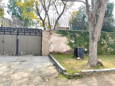 ایف ۔ 7 اسلام آباد میں 4 کمروں کا 2 کنال مکان 70.0 کروڑ میں برائے فروخت۔