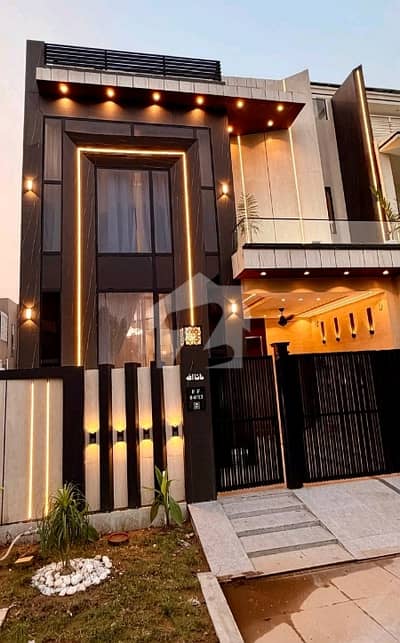 Prime Location 5 Marla House For sale In Rs. 26000000 Only