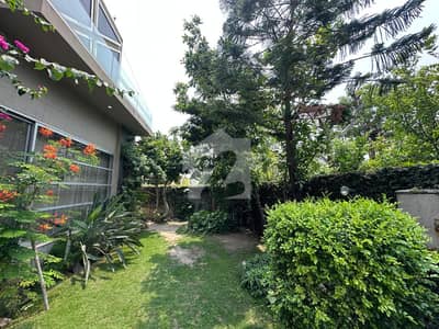 100% ORIGNAL KANAL ULTRA MODERN SUPER LUXURY BUNGALOW FOR SALE ON TOP LOCTION I N DHA LAHORE.