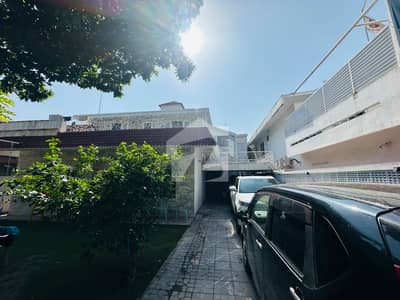 On Excellent Location 14 Marla House Up For sale In Gulnar Colony