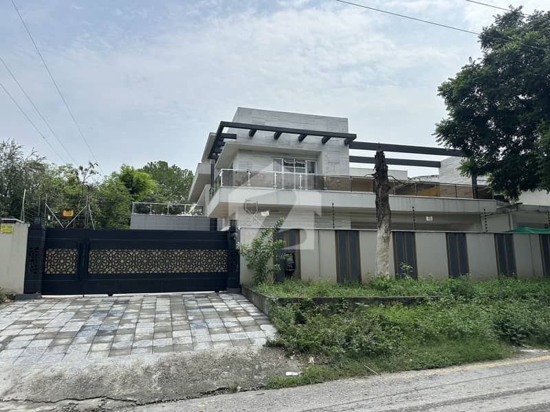 House For Rent 12 bed attache Bath House For Rent 12 bed attache Bath