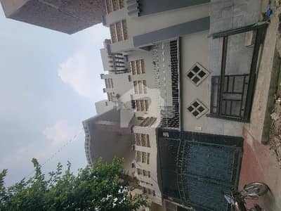 ستیانہ روڈ فیصل آباد میں 7 کمروں کا 6 مرلہ مکان 70.0 ہزار میں کرایہ پر دستیاب ہے۔