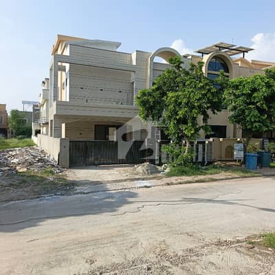 Prime Street Near Beacon House Park Commercial Masjid Walking