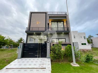 Brand New 5 Marla Luxury Upper Portion Of House For Rentin DHA 9 Town | Prime Location | Near Park & Commercial | Modern Design |