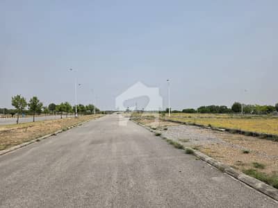 1 KANAL CORNER Extra Land Near to Possession Top Class Residential Plot is Up FOR sale In Street 29A DHA PHASE 3