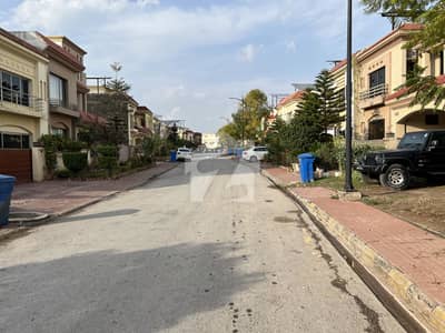 Bahria enclave islamabad sector A 10 Marla park face plot prime location for sale