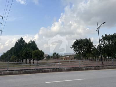 بحریہ انکلیو بحریہ ٹاؤن,اسلام آباد میں 1 کنال رہائشی پلاٹ 3.9 کروڑ میں برائے فروخت۔