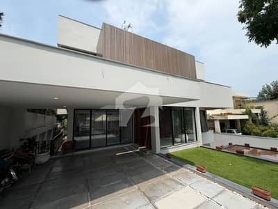 F-7 Beautiful House For Rent