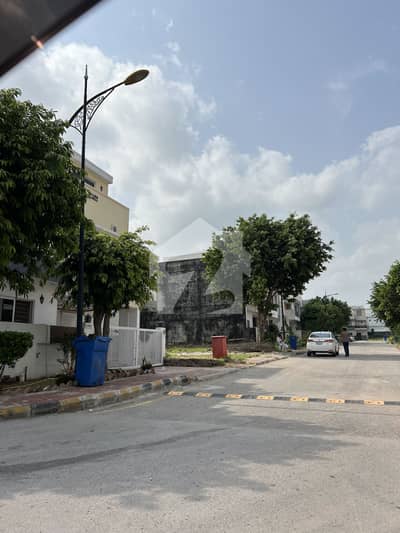 بحریہ انکلیو بحریہ ٹاؤن,اسلام آباد میں 10 مرلہ رہائشی پلاٹ 1.58 کروڑ میں برائے فروخت۔
