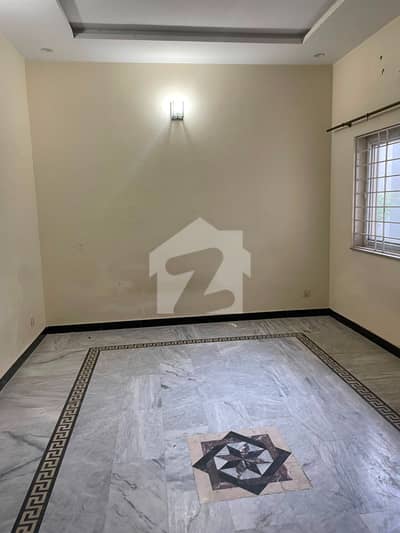 ڈی ایچ اے ڈیفینس فیز 5 ڈی ایچ اے ڈیفینس,اسلام آباد میں 3 کمروں کا 1 کنال بالائی پورشن 1.0 لاکھ میں کرایہ پر دستیاب ہے۔