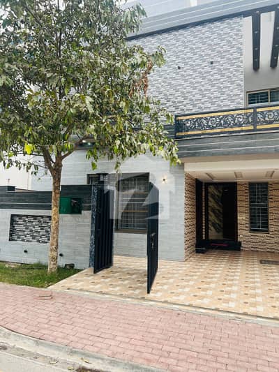 5 MARLA BRAND NEW HOUSE FOR Rent