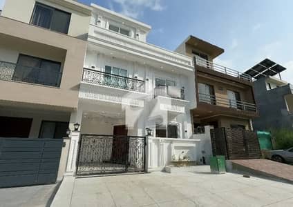 25*40 Brand new house Prime location