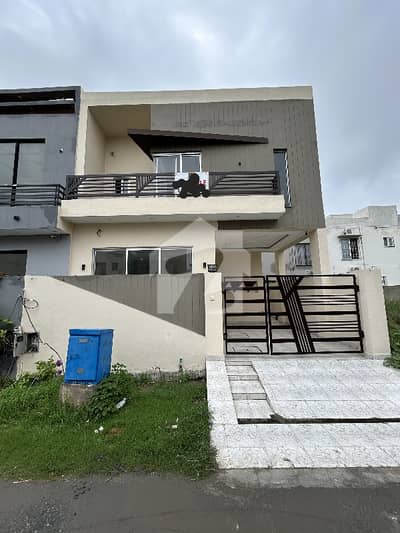 5 MARLA TOP LOCATION VERY CHEAP PRICE HOUSE FOR SALE IN DHA 9 TOWN BLOCK A.