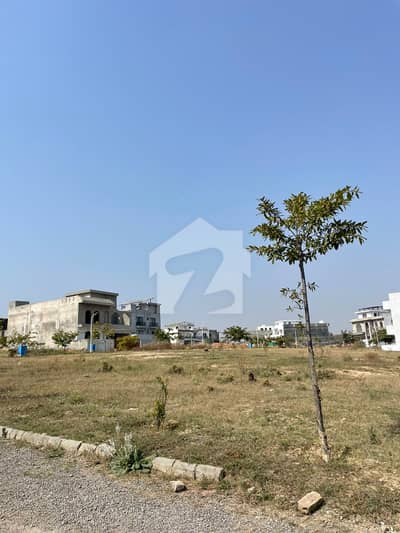 V Block 7 Marla Ready to Construct Plot Available
