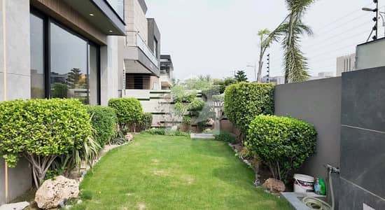 In DHA Phase 6 - Block B House For sale Sized 1 Kanal