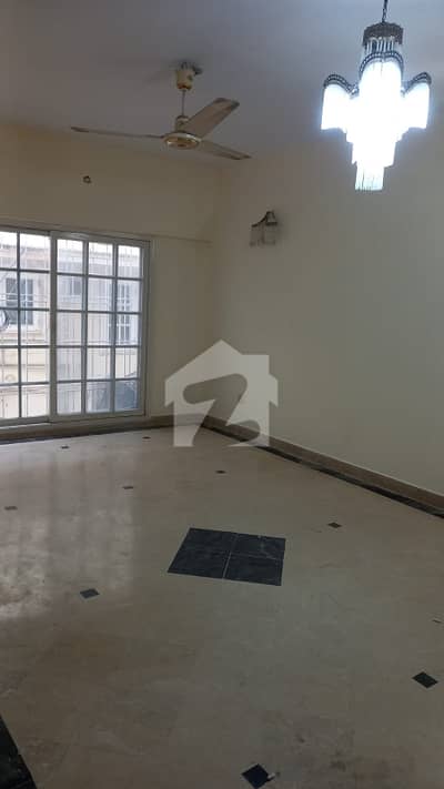 Centrally Located Flat Available In Clifton - Block 5 For Rent