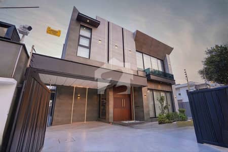 100% ORIGNAL KANAL ULTRA MODERN SUPER LUXURY BUNGALOW FOR SALE ON TOP LACTION