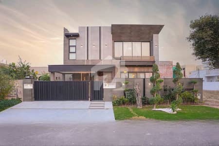 100% ORIGNAL KANAL ULTRA MODERN SUPER LUXURY BUNGALOW FOR SALE ON TOP LACTION
