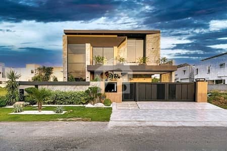 1-Kanal Contemporary Villa Featuring Elegant Lobby & 5 Master Bedrooms 1-Kanal Contemporary Villa Featuring Elegant Lobby & 5 Master Bedrooms