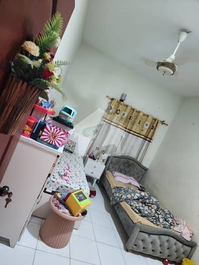 ڈی ایچ اے فیز 4 ڈی ایچ اے ڈیفینس,کراچی میں 5 کمروں کا 12 مرلہ مکان 10.5 کروڑ میں برائے فروخت۔