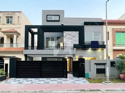 بحریہ ٹاؤن جاسمین بلاک بحریہ ٹاؤن سیکٹر سی,بحریہ ٹاؤن,لاہور میں 5 کمروں کا 10 مرلہ مکان 3.5 کروڑ میں برائے فروخت۔