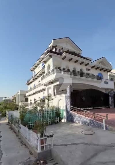 Brand New Luxury 40x80 Triple-Story Corner House for Sale G-13/2, Islamabad