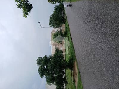 23Marla Corner Ideal Location plot, close to park & Mosque, easy access from main 160fet road