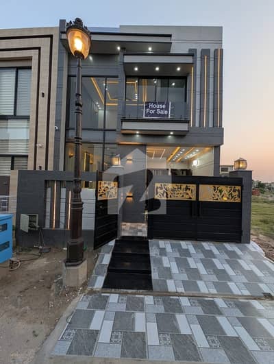 Direct Owner,5 Marla Ultra Modern Designer House Near to LakeCity Mall and Grand Mosque For Sale in Sector M-6