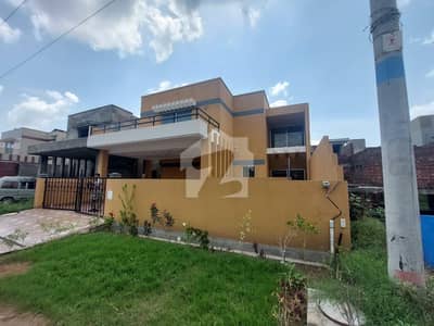 ڈیوائن گارڈنز لاہور میں 10 مرلہ رہائشی پلاٹ 2.6 کروڑ میں برائے فروخت۔