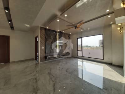 500 Sq Yd Luxury Villa FOR SALE. 2km From Entrance Of BTK. 6 Bed DDL 2 Kitchens 500 Sq Yd Luxury Villa FOR SALE. 2km From Entrance Of BTK. 6 Bed DDL 2 Kitchens