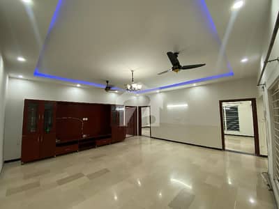 14 Marla Ground Portion On Rent In G13/3