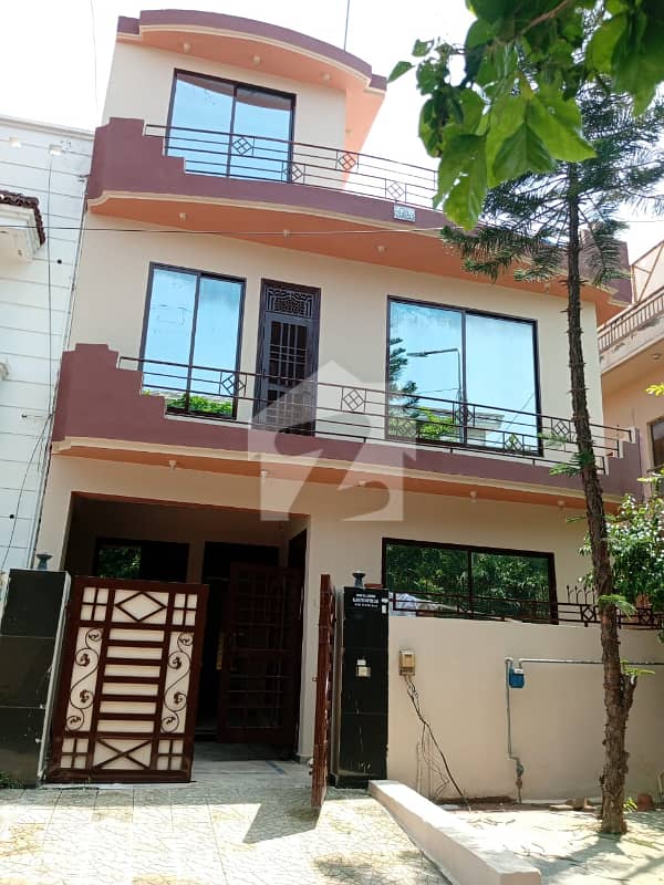 25x40 Used House for sale G-13/4 25x40 Used House for sale G-13/4