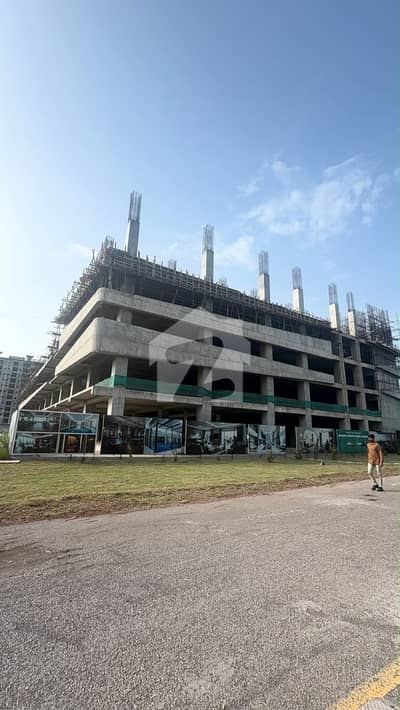 Limited units of 1bed Fully Serviced Appartment available on installment in J7 icon Mumtaz City Islamabad