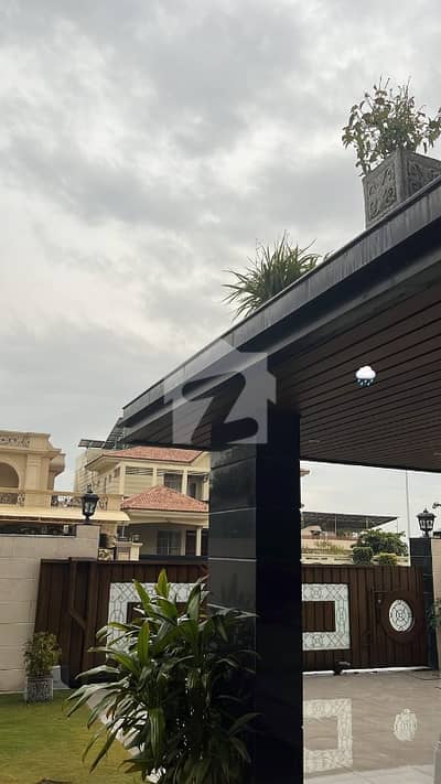 19 Marla Like-New House for Sale in Garden Town | Prime Location | 40 Ft Road | 5 Beds | Double Kitchen Double Drawing Rooms Double TV Lounges Parking for 3 Cars
