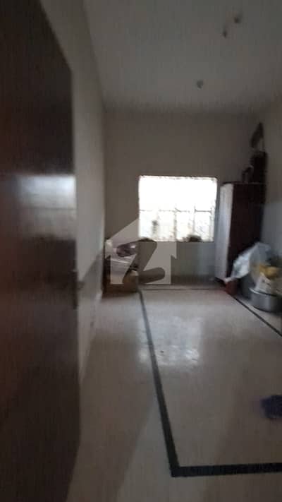 2ND FLOOR 2 BED DD NEAR TO MASJID  FL SOCIETY, Karachi