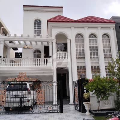 I SALE 10 MARLA BRAND NEW HOUSE IN BAHRIA ORCHARD LAHORE. PHASE 1 CENTRAL BLOCK. ALL FACILITIES ARE ON WALKING DISTANCE I SALE 10 MARLA BRAND NEW HOUSE IN BAHRIA ORCHARD LAHORE. PHASE 1 CENTRAL BLOCK. ALL FACILITIES ARE ON WALKING DISTANCE