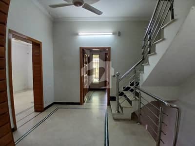 G13 25x40 Upper Portion Available For Rent