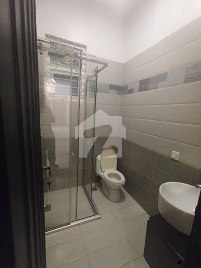 500 Yards Ground floor portion for rent