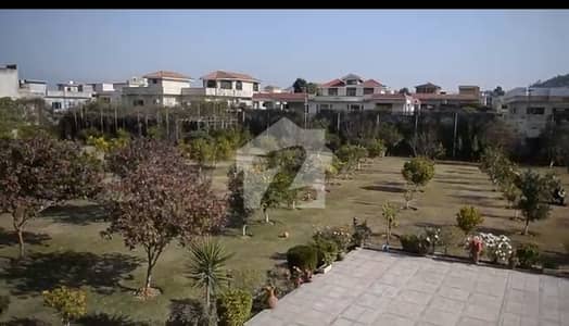 بنی گالہ اسلام آباد میں 10 کمروں کا 16 کنال فارم ہاؤس 31.0 کروڑ میں برائے فروخت۔