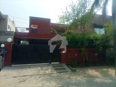 10 Marla Old house for Sale Near Park